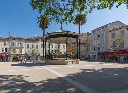 Duplex Fontaine - Appartement Duplex Coeur Vieil Antibes Old City Marche Provencal Exterior photo